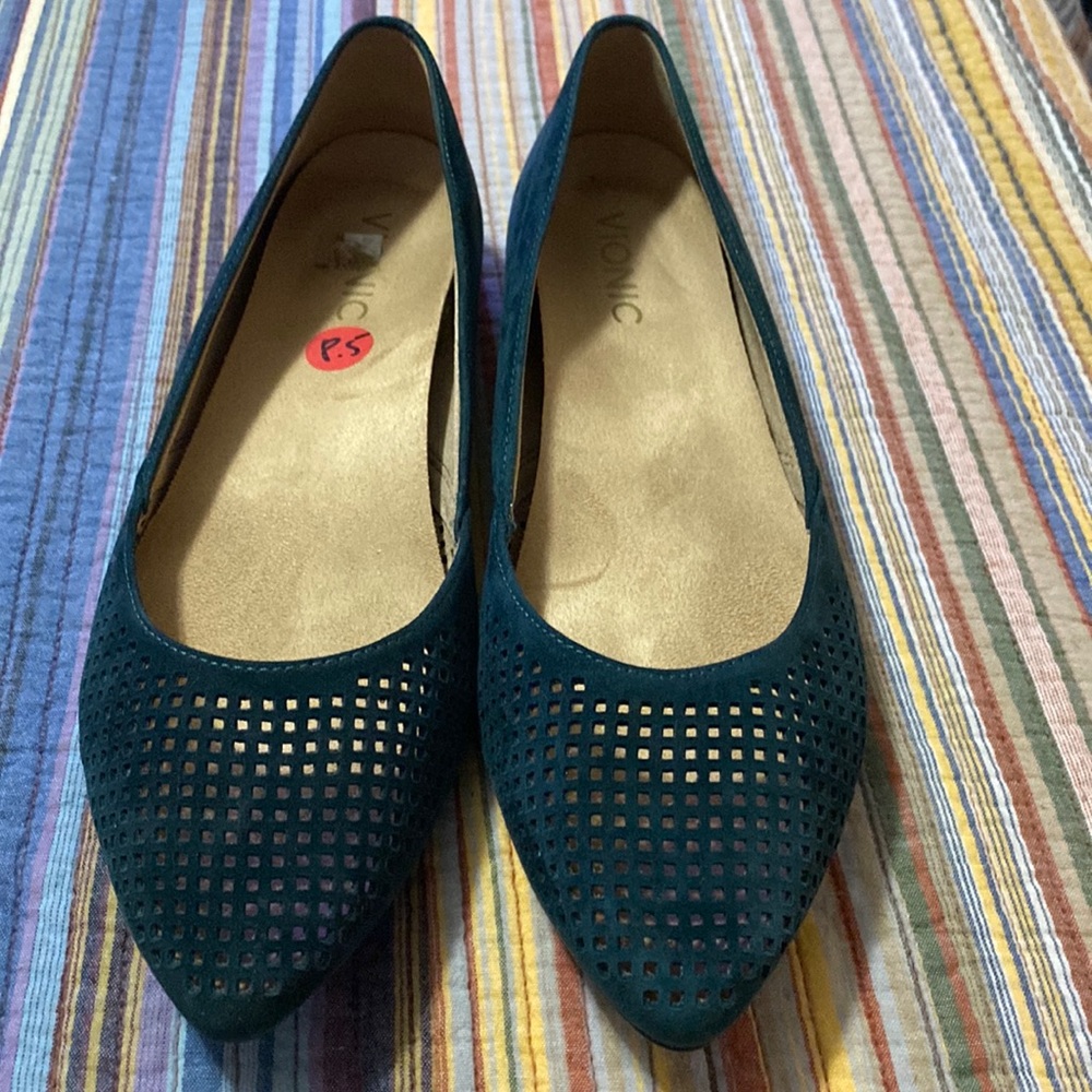 Like New Vionic flats